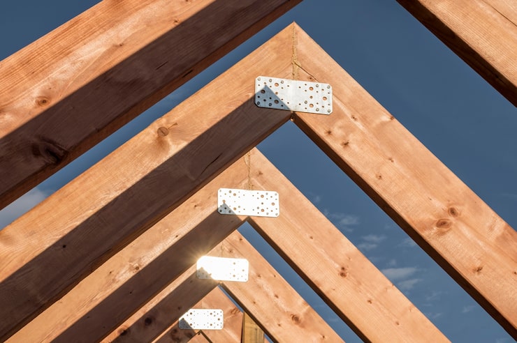 Cum se realizează acoperișul unei cabane de lemn pentru durabilitate maximă