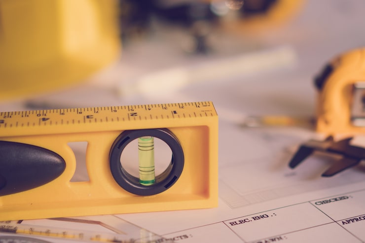 Acasă 47 Rolul măsurătorilor precise în realizarea tâmplăriei personalizate