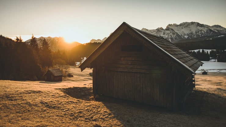 Acasă 51 Cum influențează clima din județul Alba alegerea tipului de cabană