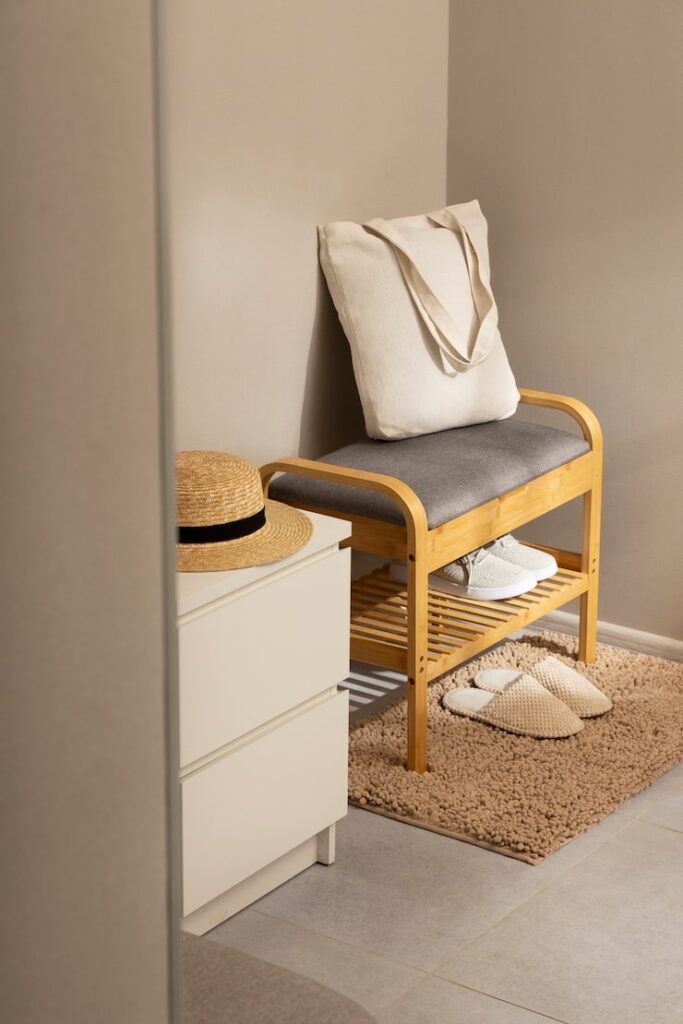 Mobilier pentru spații mici – idei eficiente din lemn natural