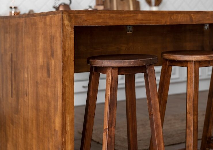 Etapele realizării unui mobilier din lemn masiv în atelier
